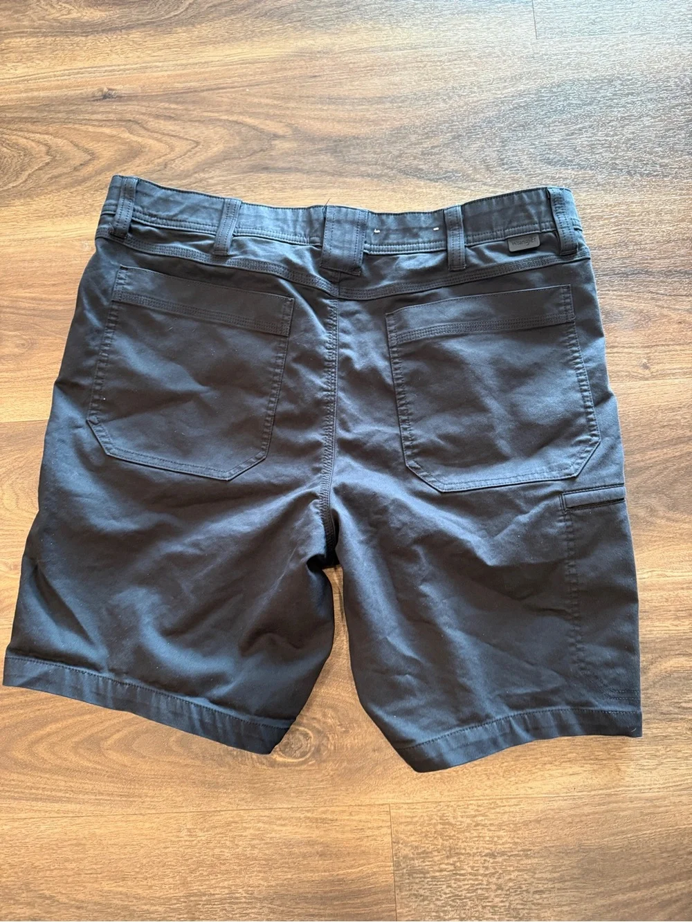 Wrangler Men’s size 34 waist Black Cargo Shorts. NWOT.